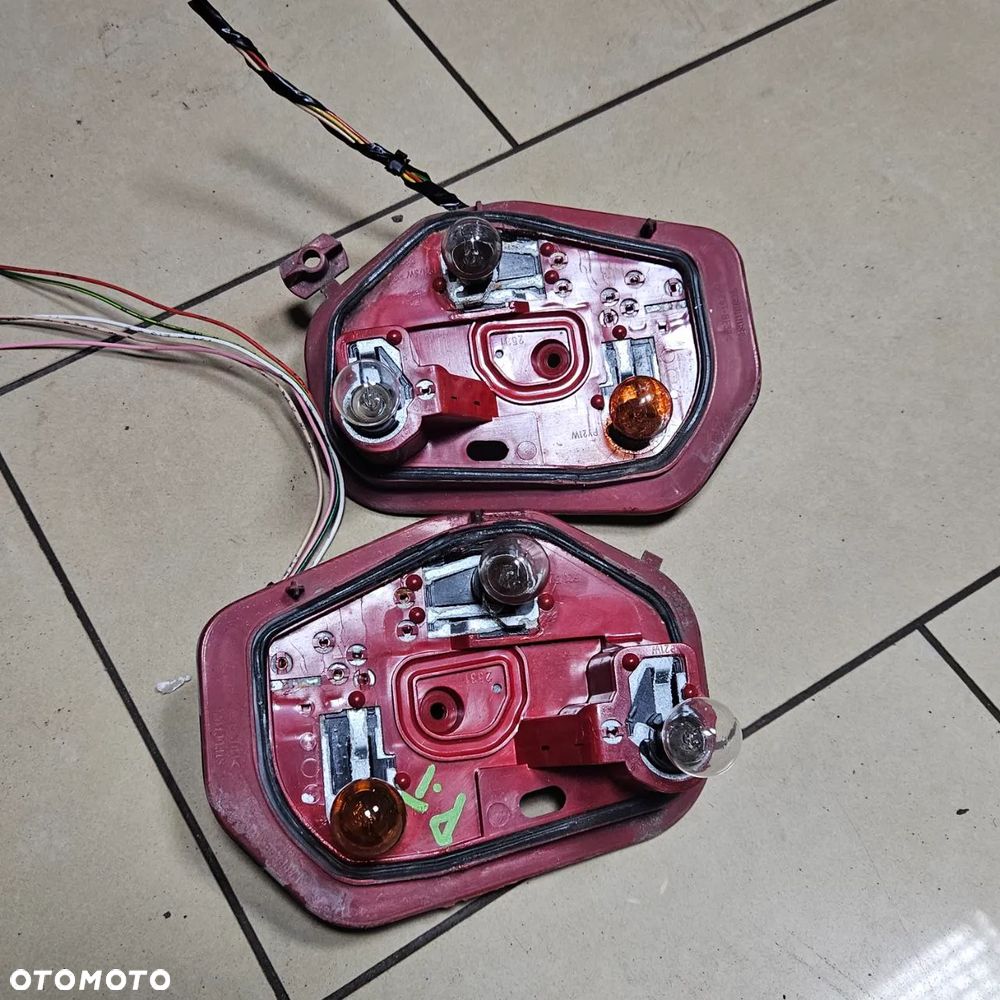 Wkład lampy tylnej / tył lewy prawy / Peugeot 206 z kostką