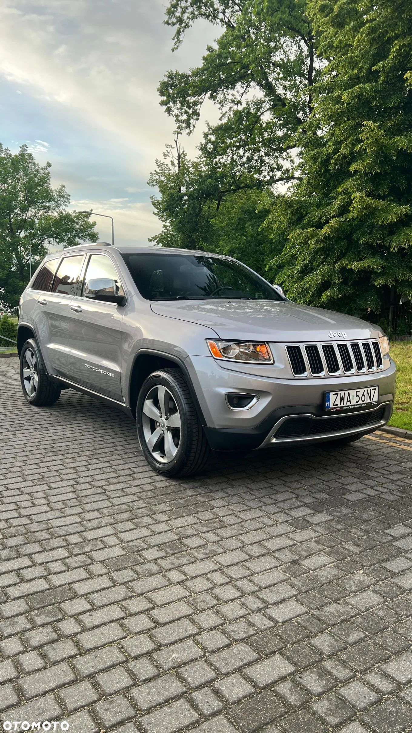 Jeep Grand Cherokee - 1