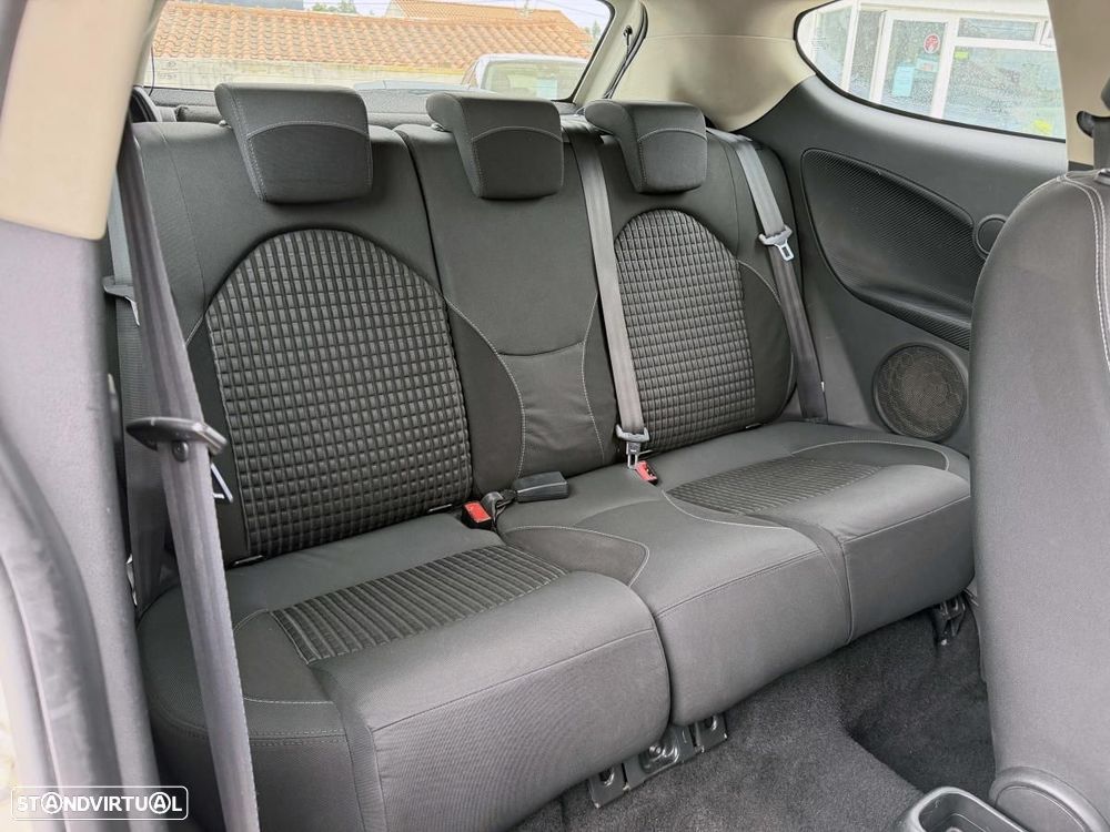 Alfa Romeo MiTo 1.3 JTD Distinctive - 25