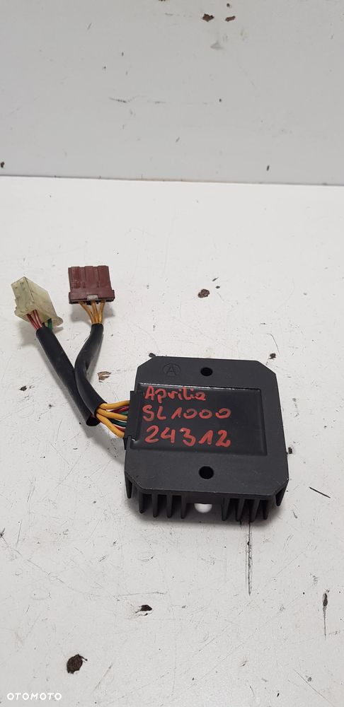 Aprilia SL1000 FALCO 2004r Regulator Napięcia - 2