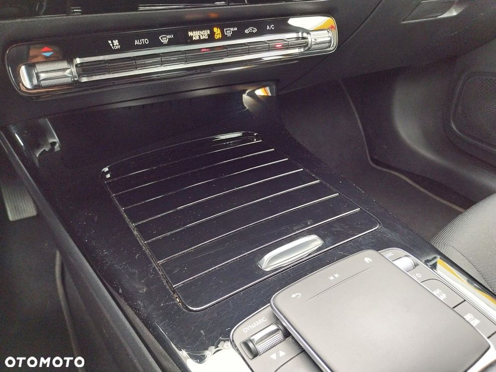 Mercedes-Benz CLA - 31