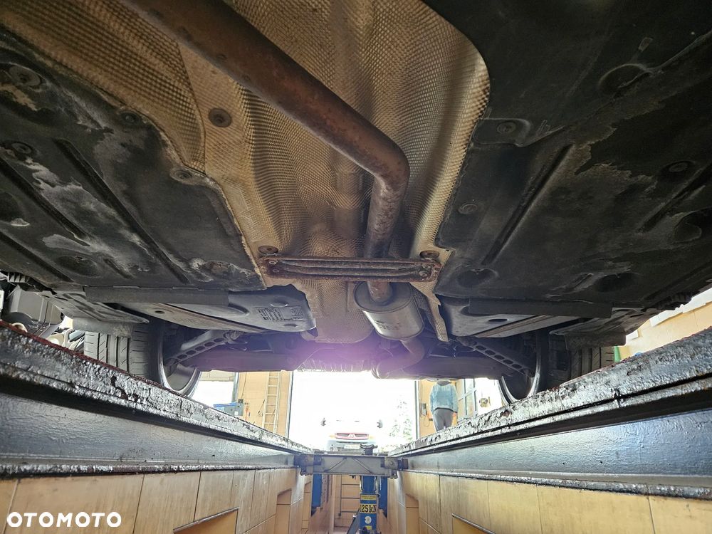 BMW X1 sDrive18i - 34