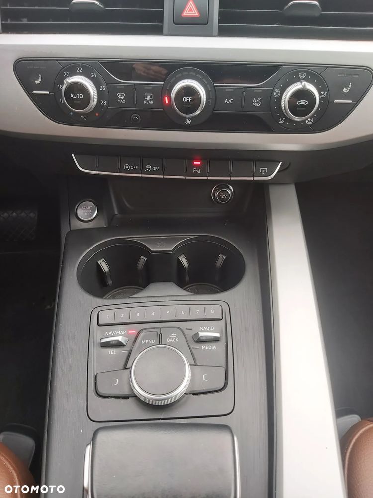 Audi A4 Limousine 30 TDI S tronic design - 32