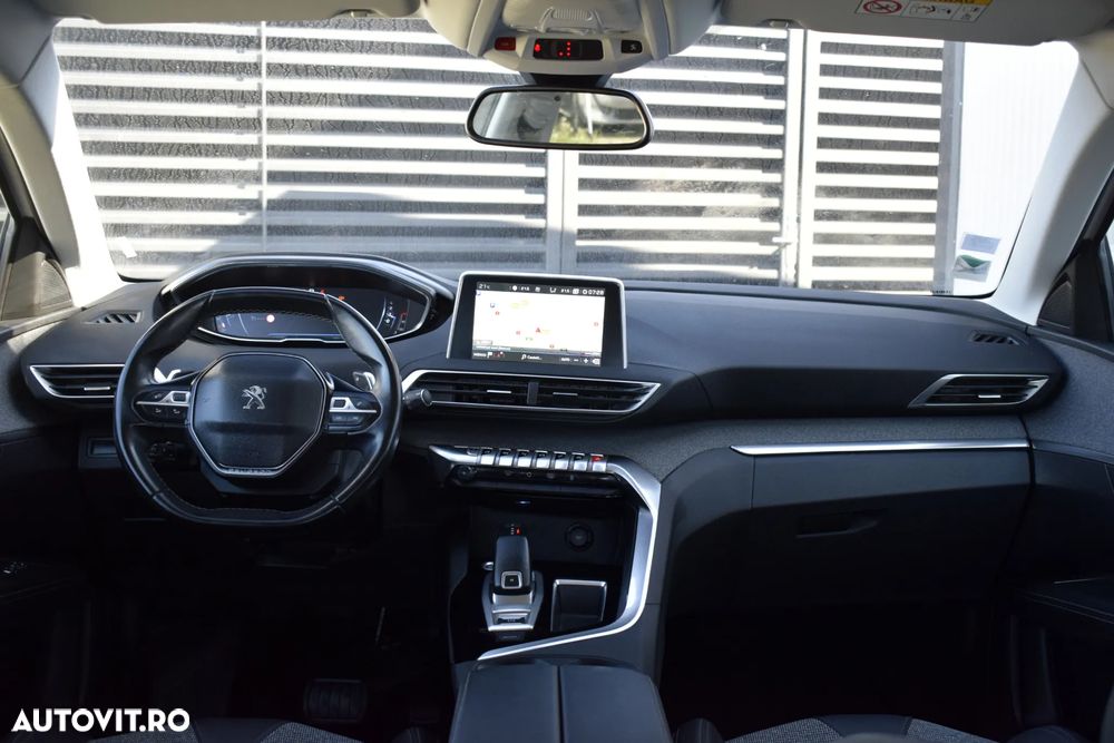 Peugeot 3008 1.2 PureTech Turbo S&S EAT8 Allure - 9