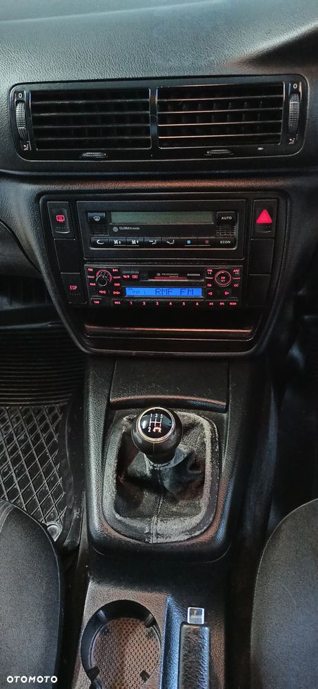 Volkswagen Passat 1.9 TDI Comfortline - 19