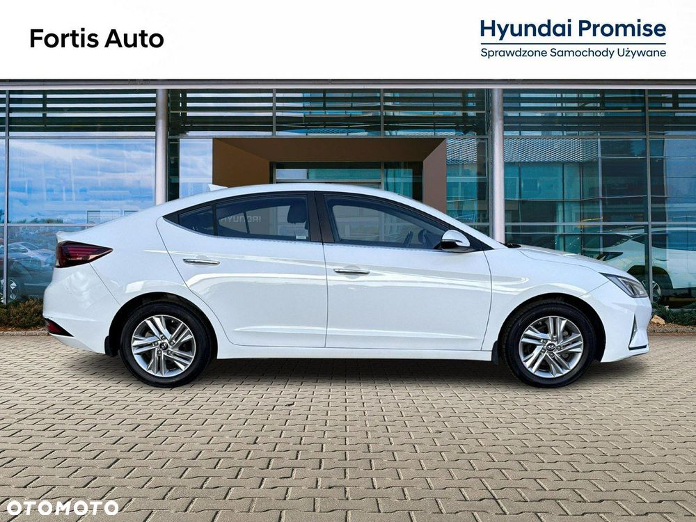 Hyundai Elantra 1.6 Comfort Premiere - 6