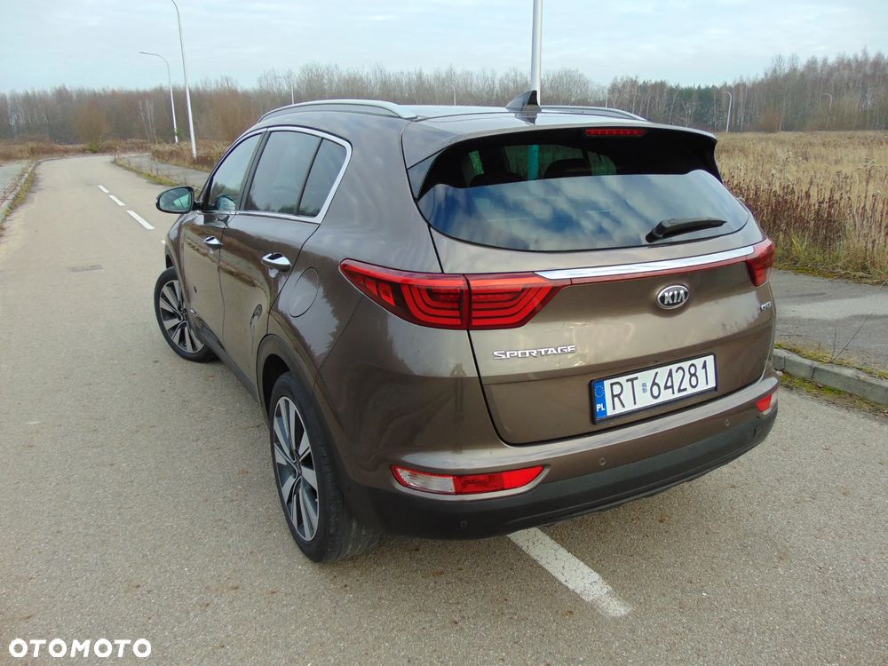 Kia Sportage 2,0 CRDI AWD Platinum - 3