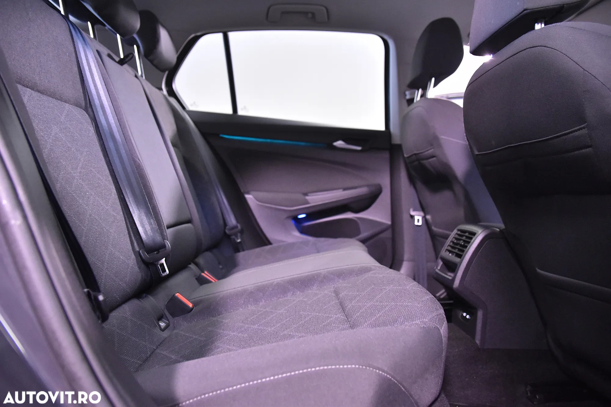 Volkswagen Golf - 12