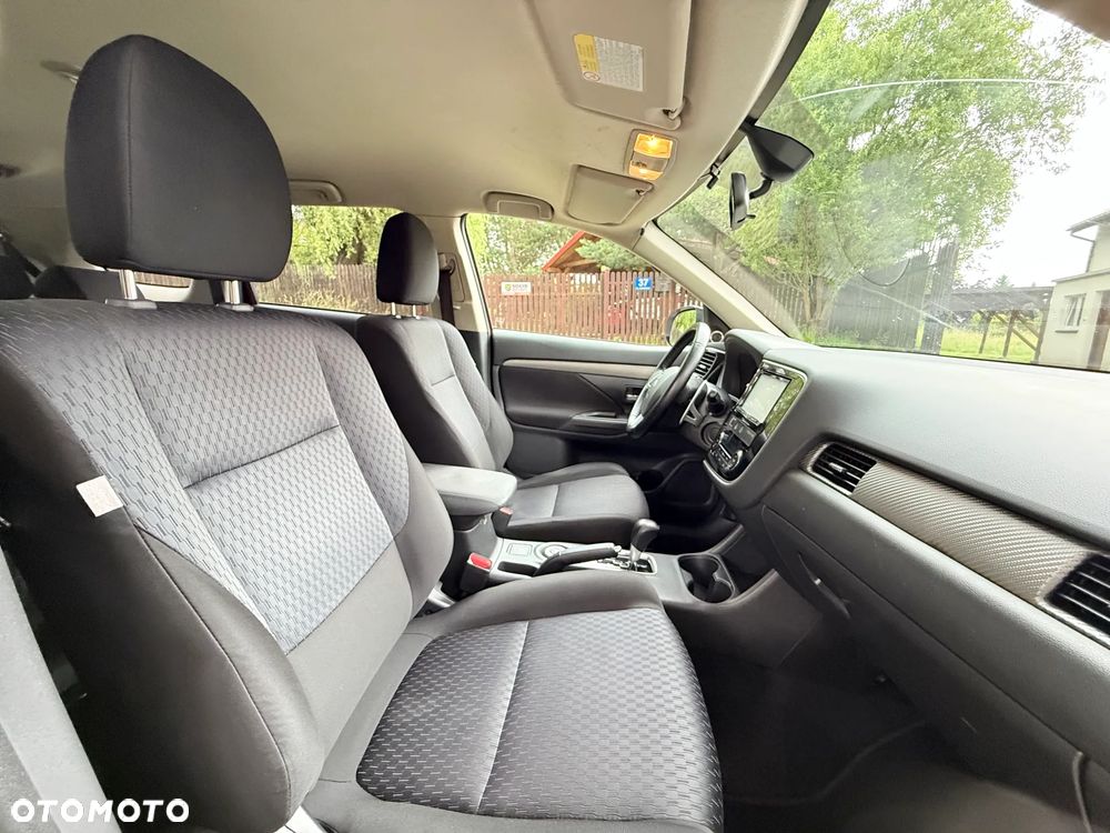 Mitsubishi Outlander 2.0 Intense + - 28