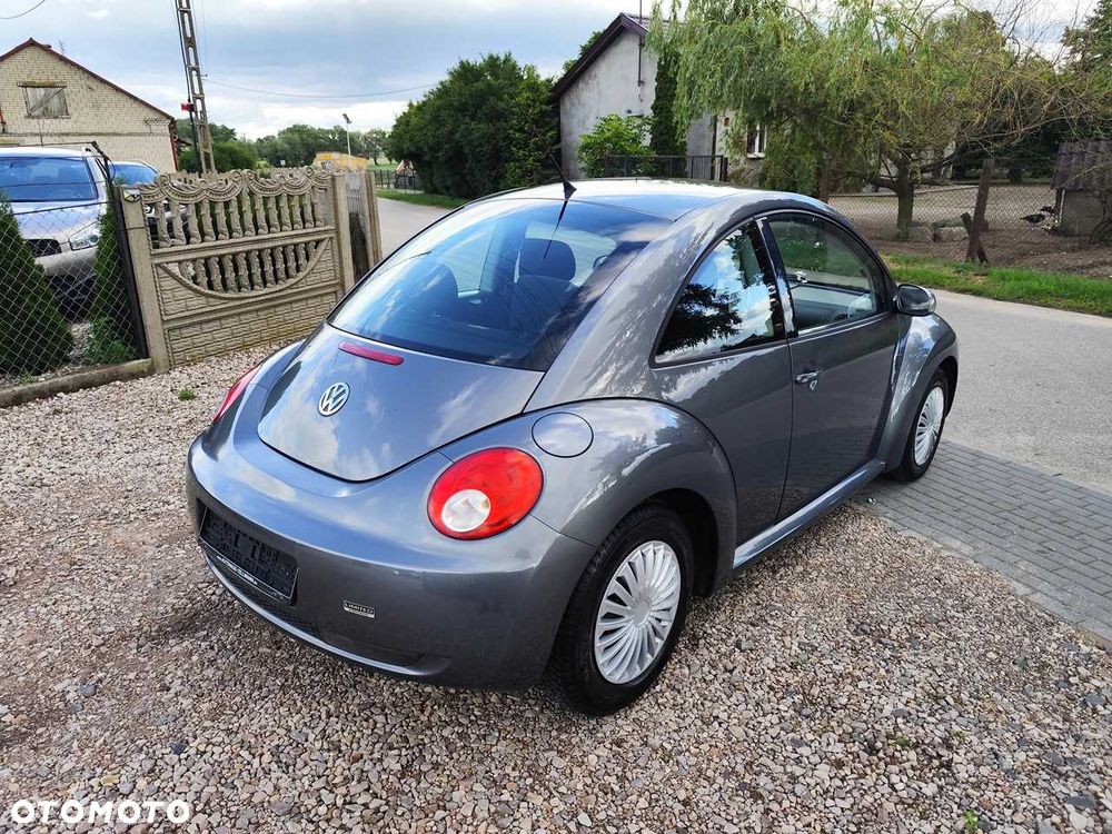 Volkswagen New Beetle - 5