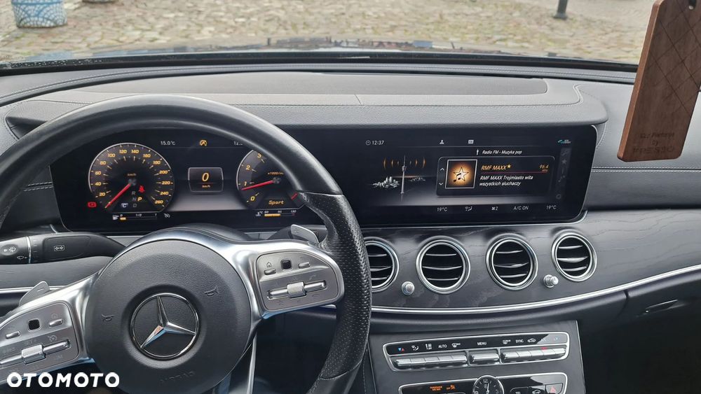 Mercedes-Benz Klasa E 200 4-Matic 9G-TRONIC - 15