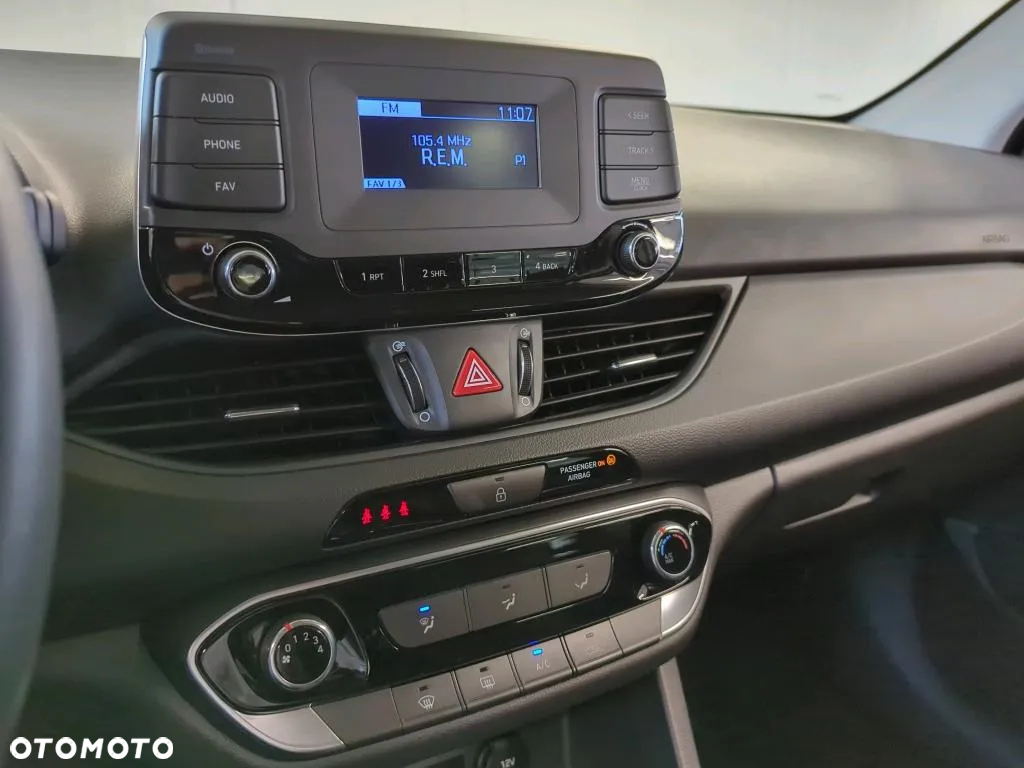 Hyundai i30 1.5 DPI Classic + - 12