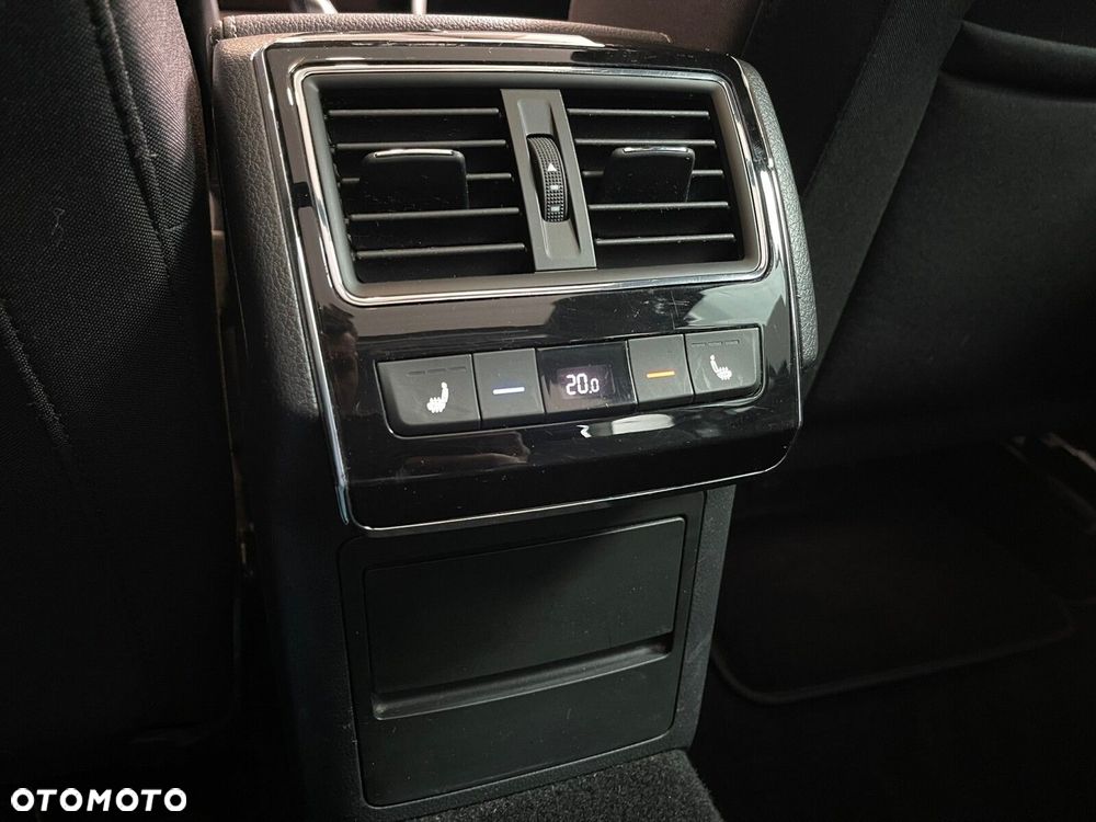 Skoda Superb 2.0 TDI SCR 4x4 Scout DSG - 32