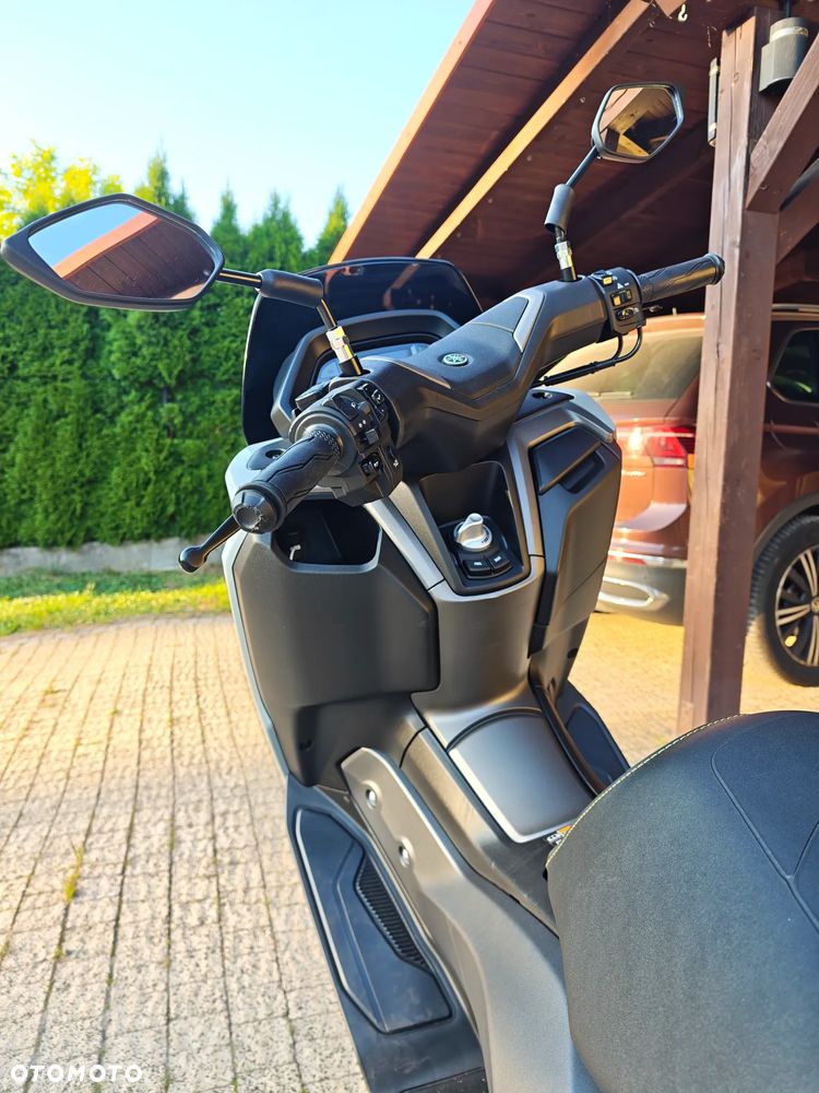 Yamaha NMAX - 8