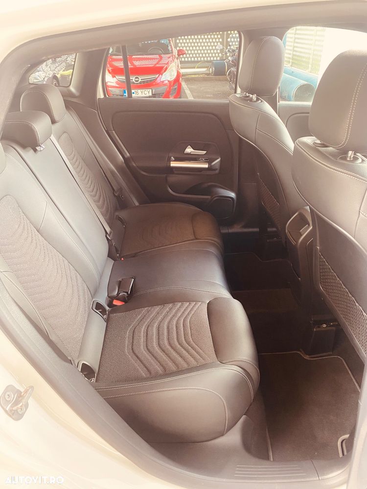 Mercedes-Benz GLA - 11
