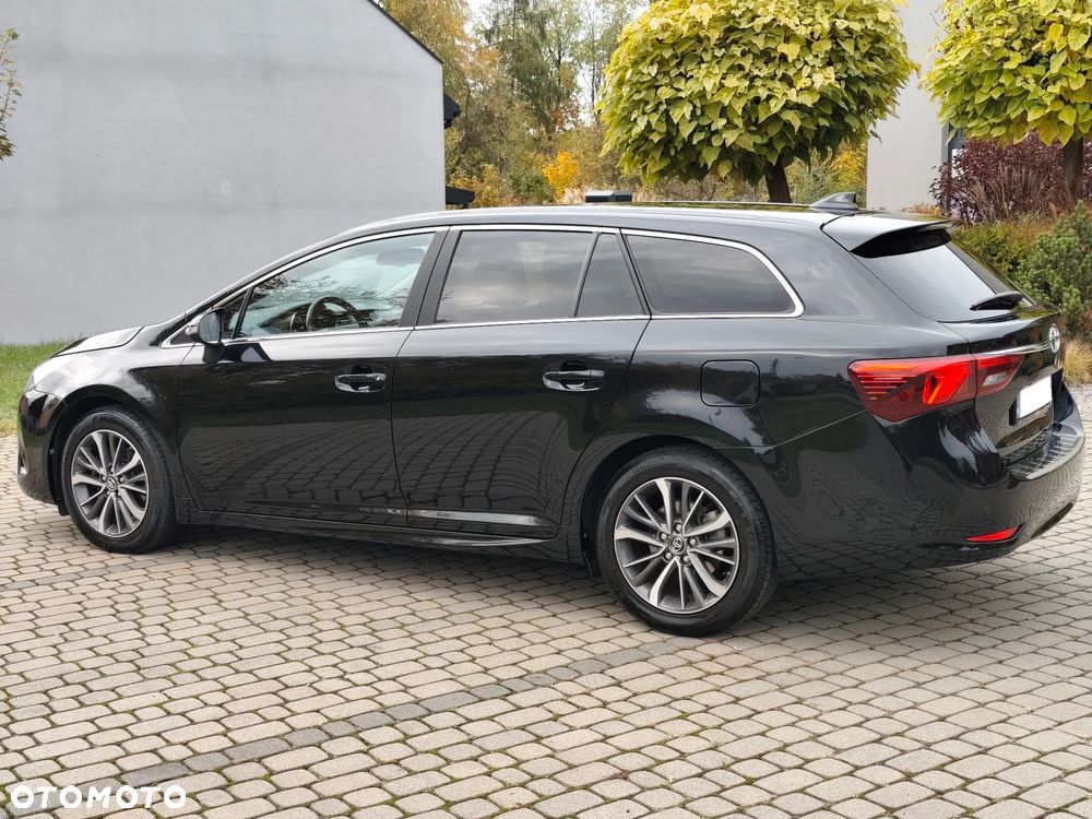 Toyota Avensis - 35