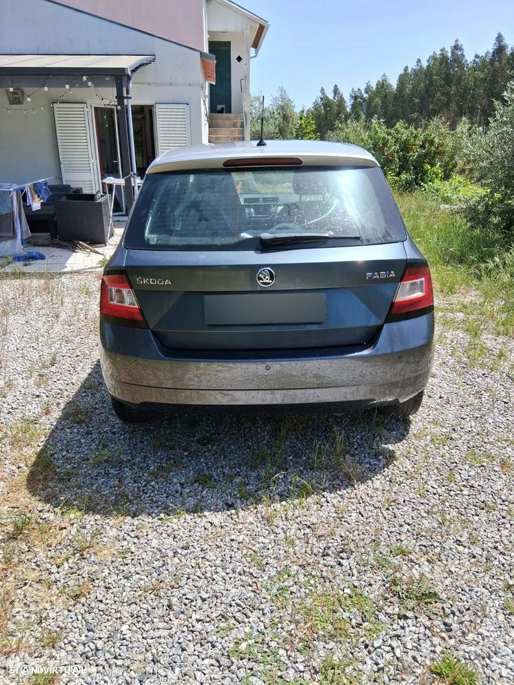 Skoda Fabia ver-1-0-style - 5