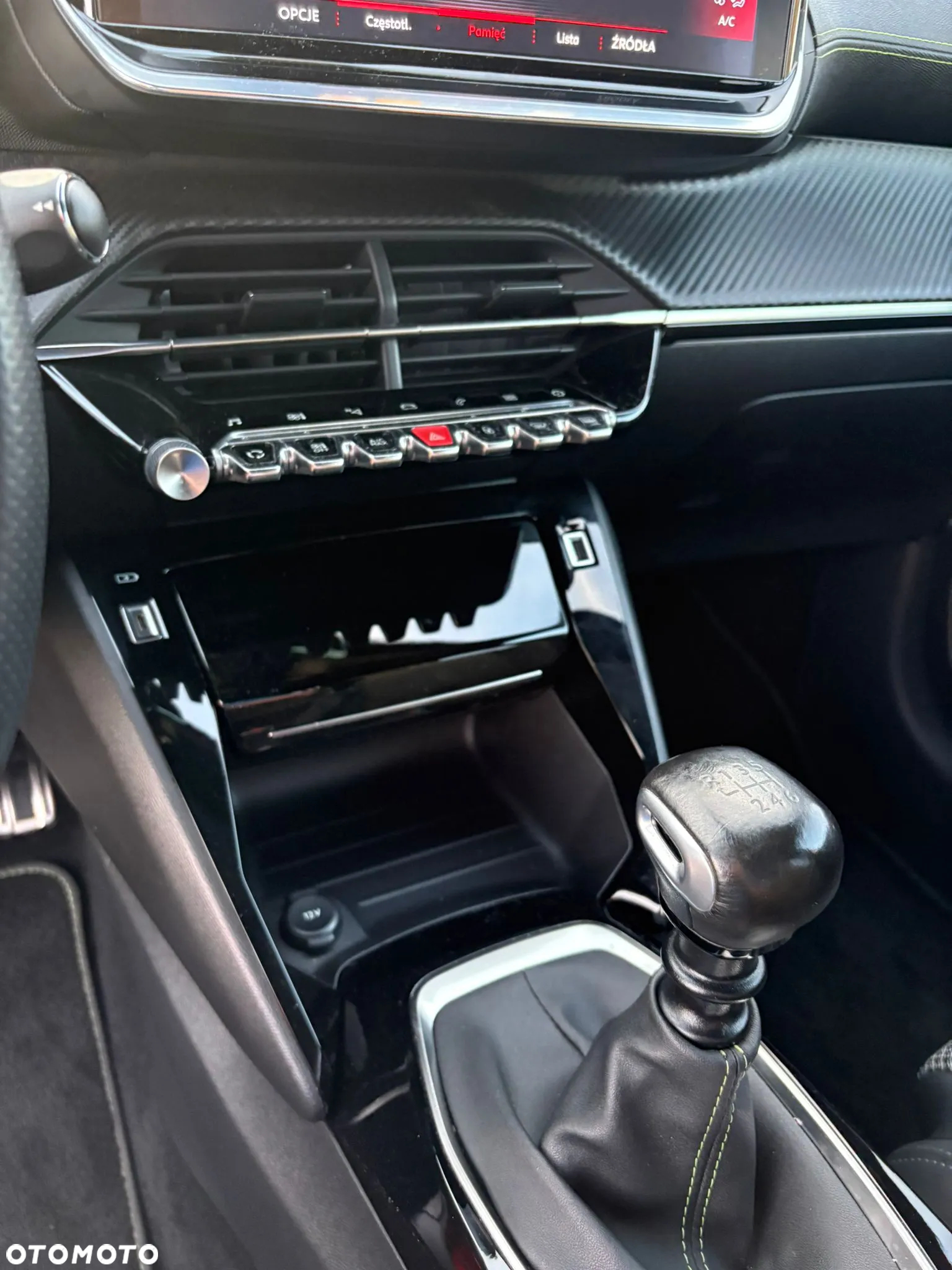 Peugeot 208 PureTech 100 GT Pack - 11