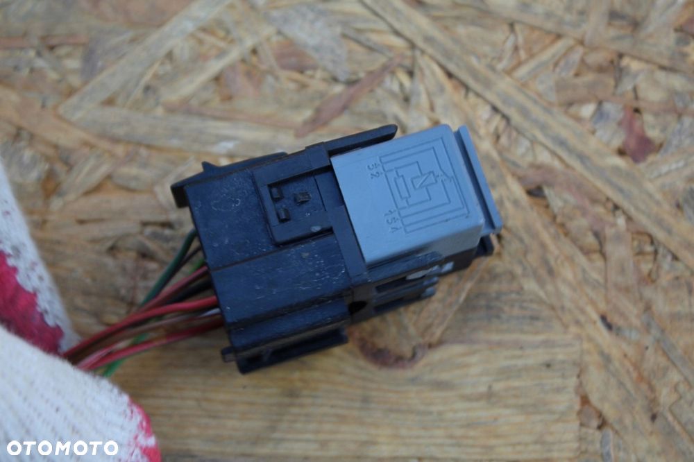 Przekaźnik czarny szary podwójny BMW 1393412 SIEMENS - 2