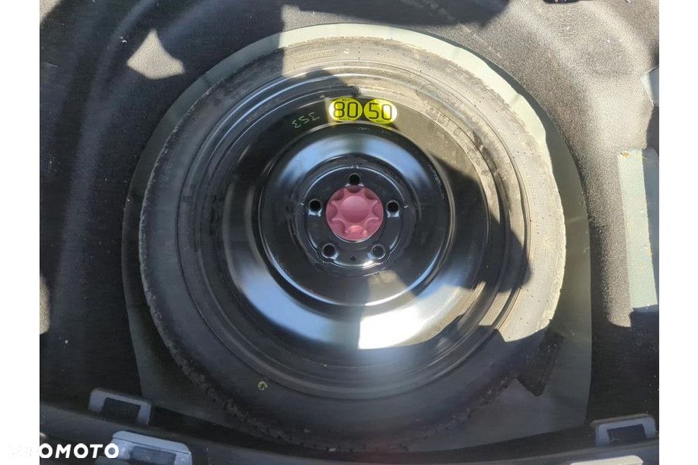 Toyota Corolla 1.8 Hybrid Comfort - 17