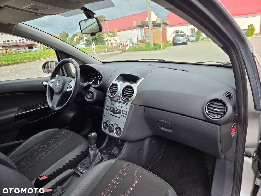 Opel Corsa 1.4 16V Edition 150 - 24