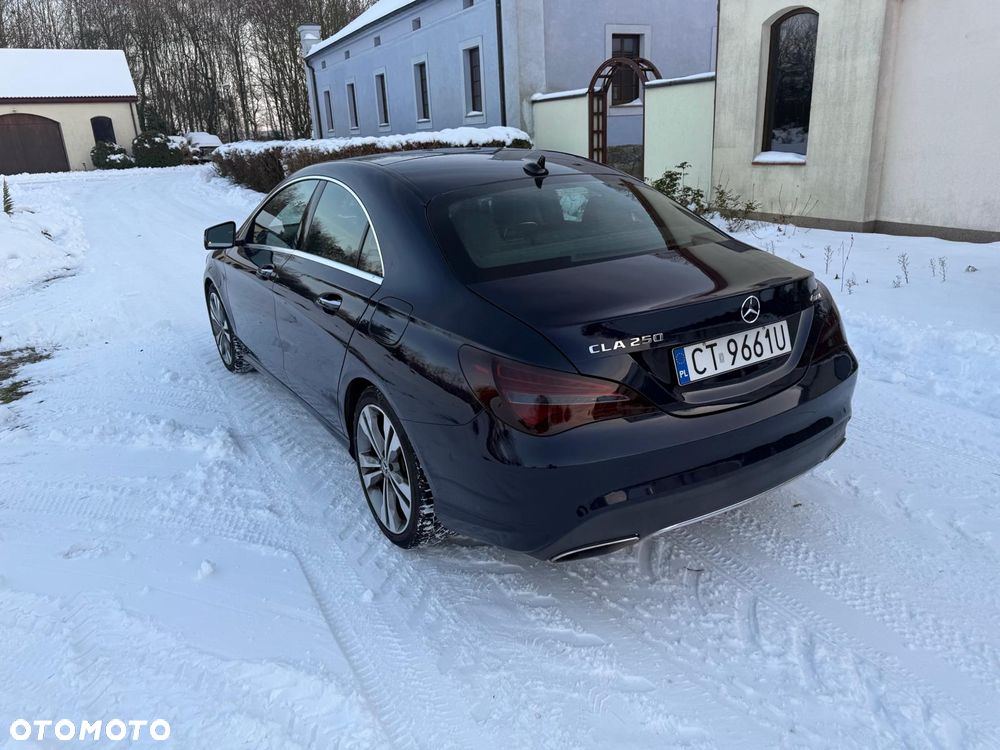 Mercedes-Benz CLA 250 4Matic 7G-DCT - 6