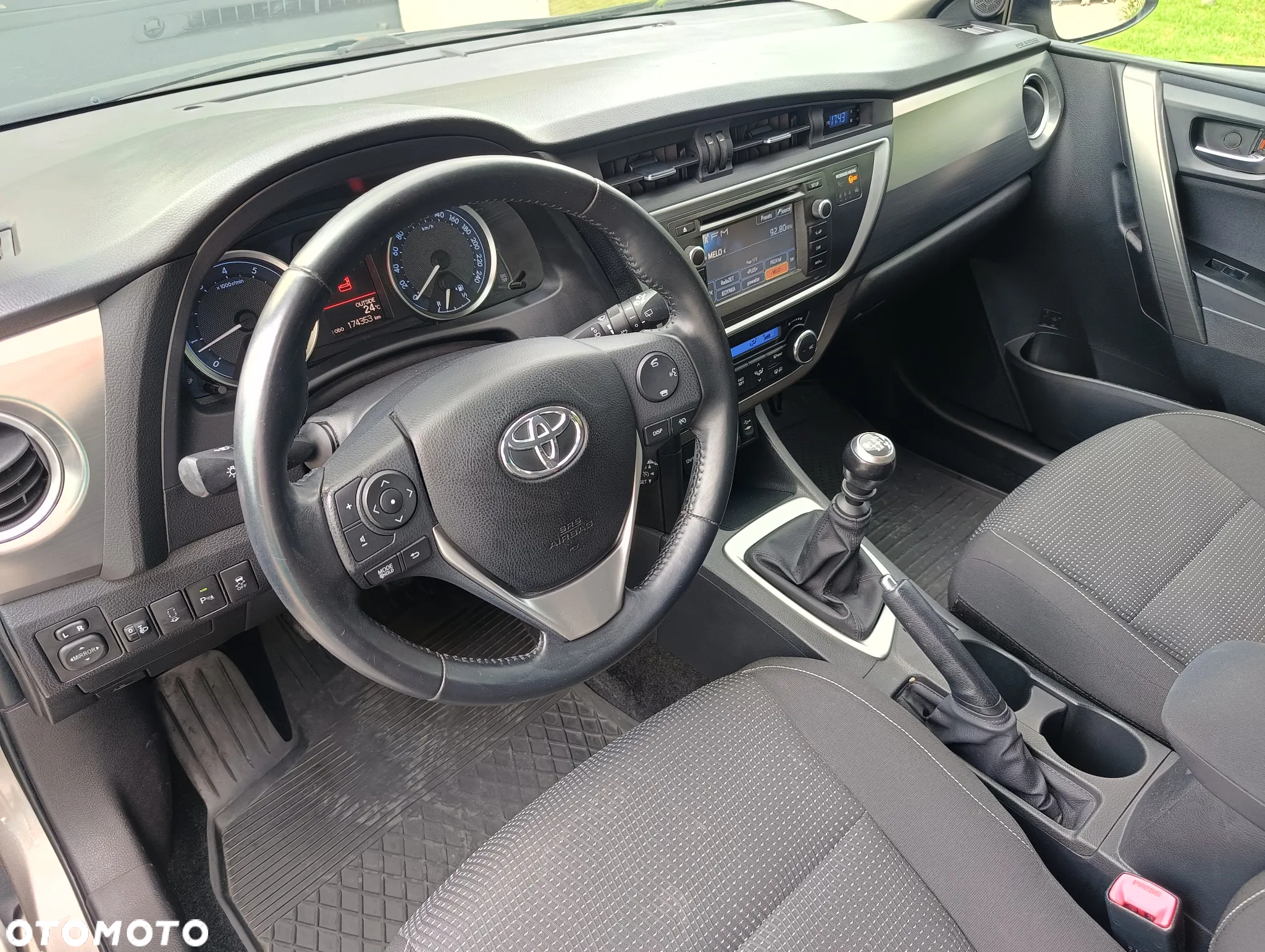 Toyota Auris 1.6 Premium - 11