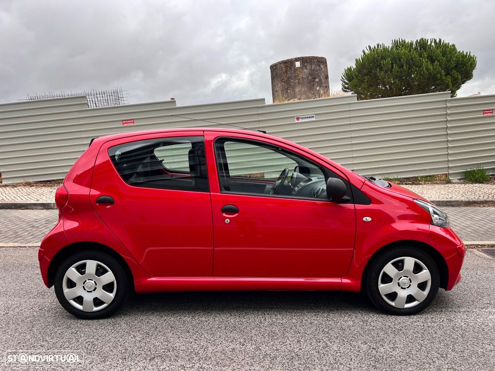 Toyota Aygo 1.0 + - 5