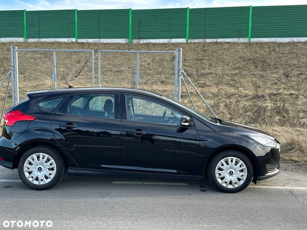 Ford Focus 1.0 EcoBoost Ambiente - 12