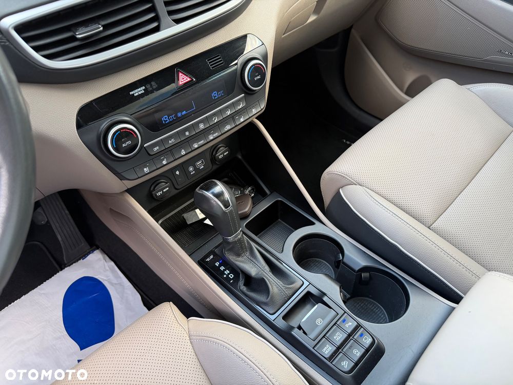 Hyundai Tucson blue 1.6 CRDi 4WD DCT Premium - 38