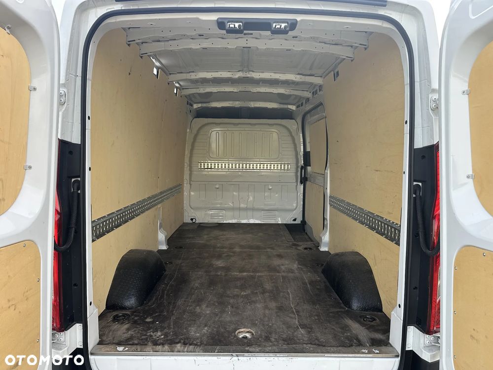 Maxus DELIVER 9 - 19