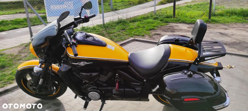 Suzuki Intruder - 1