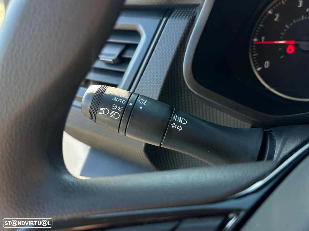 Renault Trafic 2.0 dCi L1H2 Teto Alto | Fibrada - 10