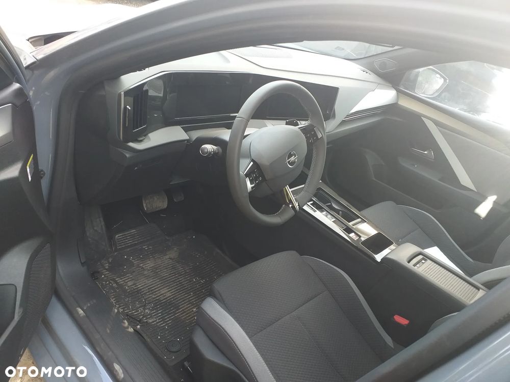 Opel Astra 1.2 T Business Edition S&S - 3