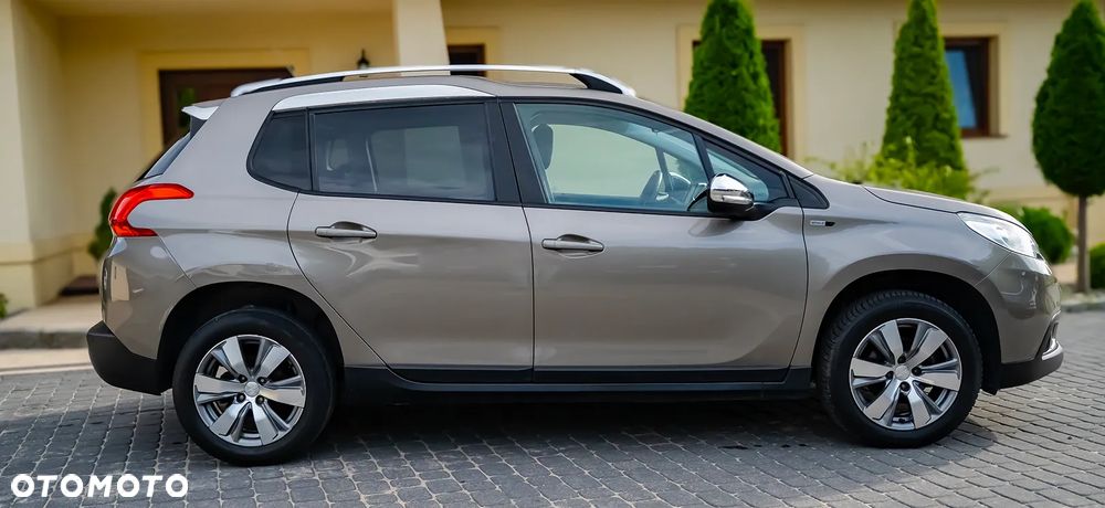 Peugeot 2008 BlueHDi 100 STOP & START Style - 26