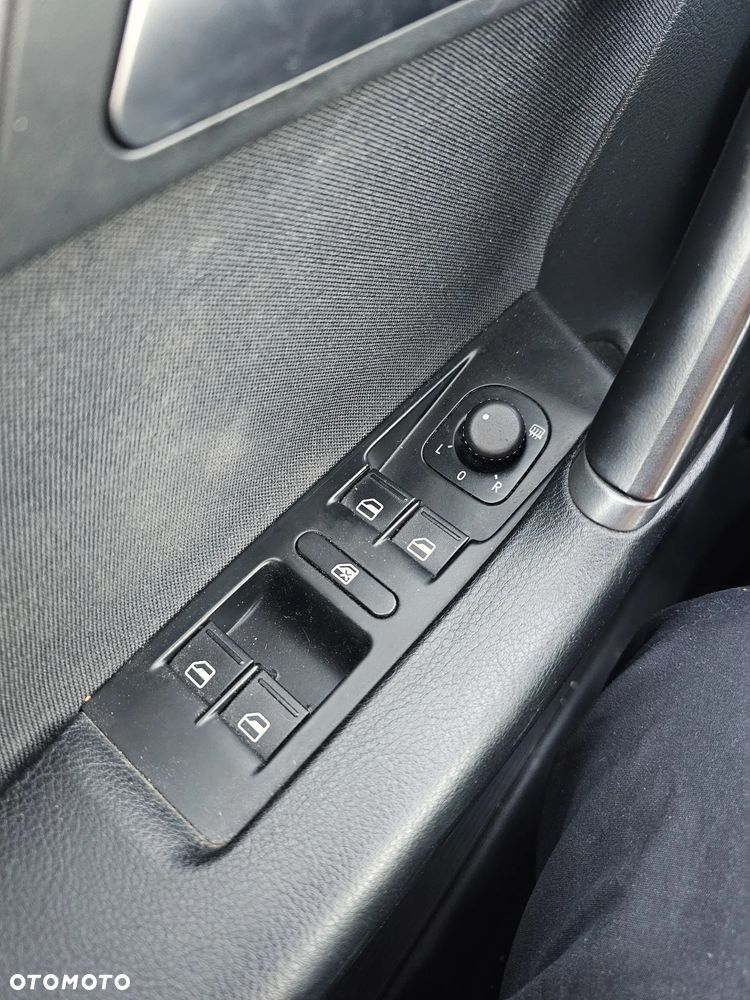 Volkswagen Passat - 30