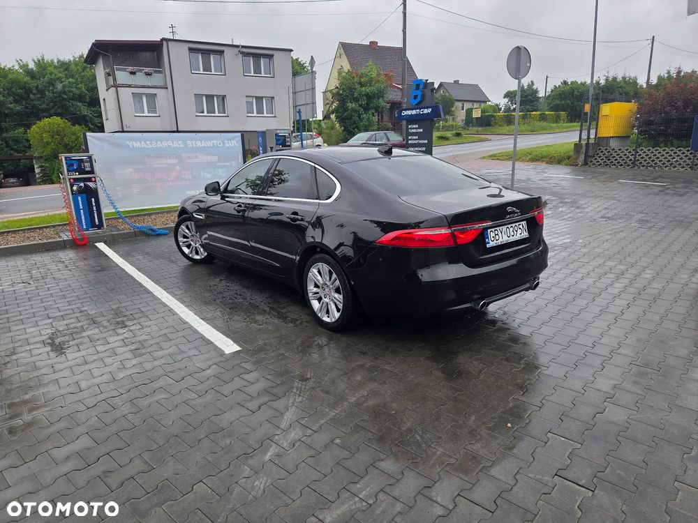 Jaguar XF 3.0 TDV6 300 Sport - 6