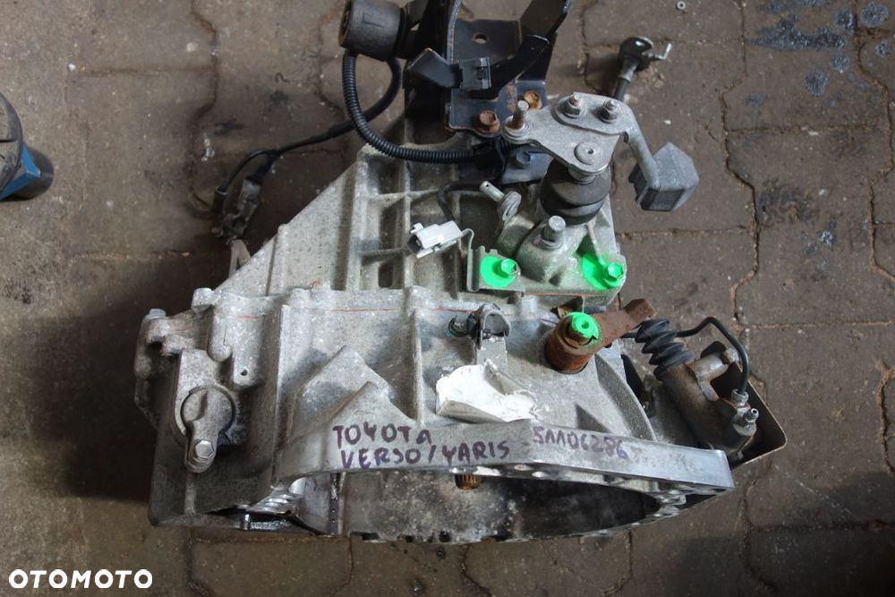 SKRZYNIA BIEGÓW TOYOTA 51106286 - 1