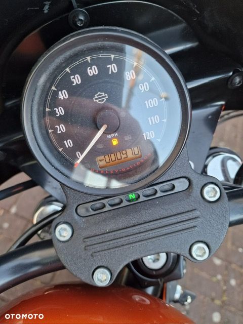 Harley-Davidson Sportster Iron 883 - 4