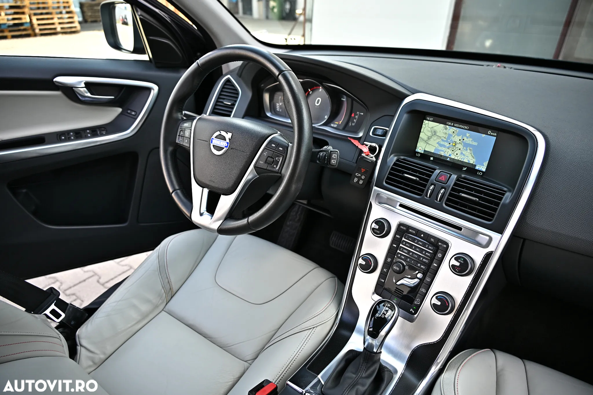 Volvo XC 60 D4 AWD Geartronic Ocean Race - 8