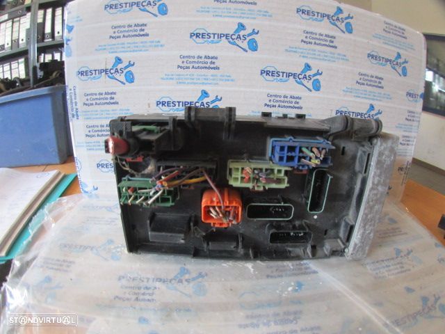 Caixa Fusiveis 05144509AD CHRYSLER GRAND VOYAGER 4 FASE 2 LONG 2006 2.8CRD 150CV 5P PRETO ORIGINAL - 3