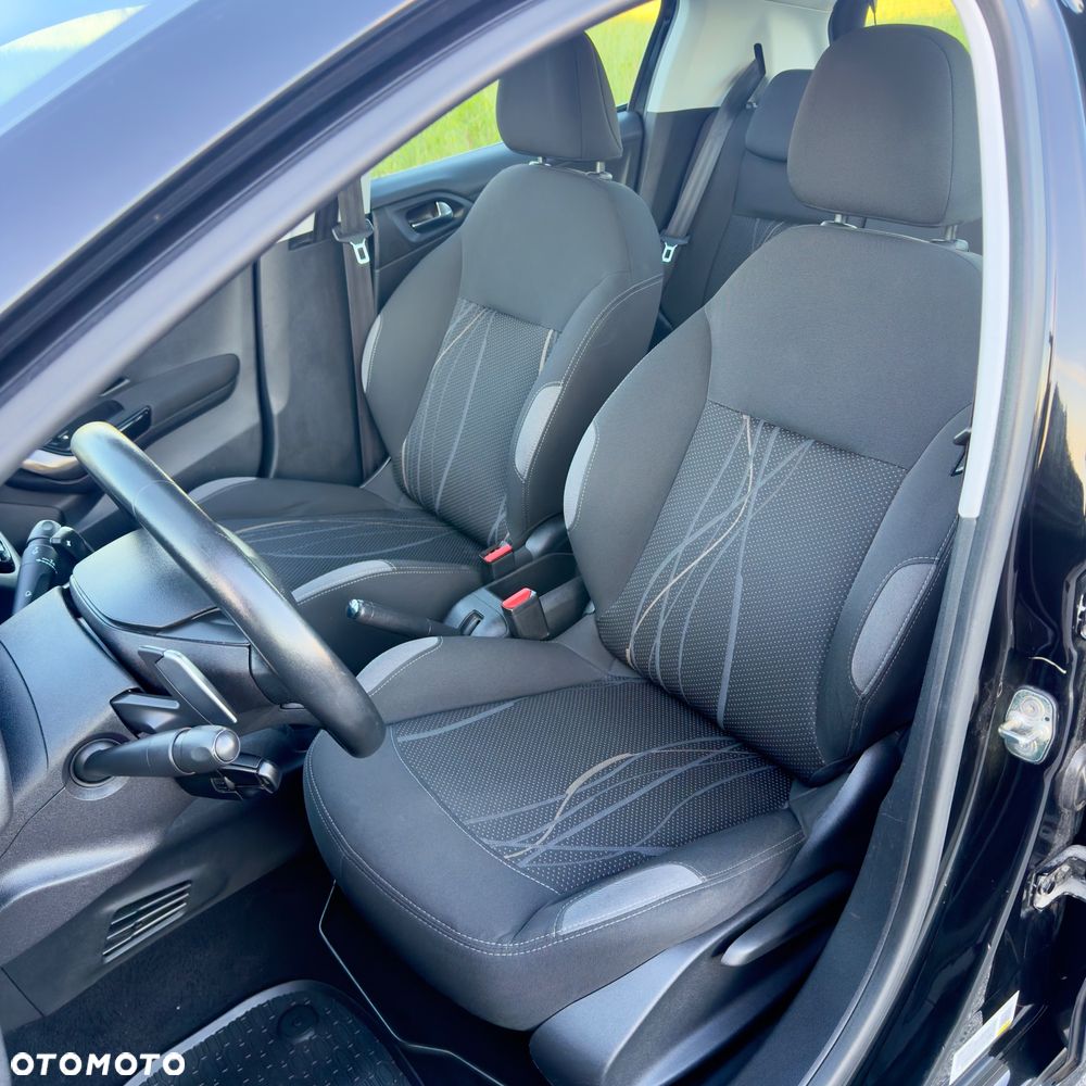 Peugeot 208 - 8