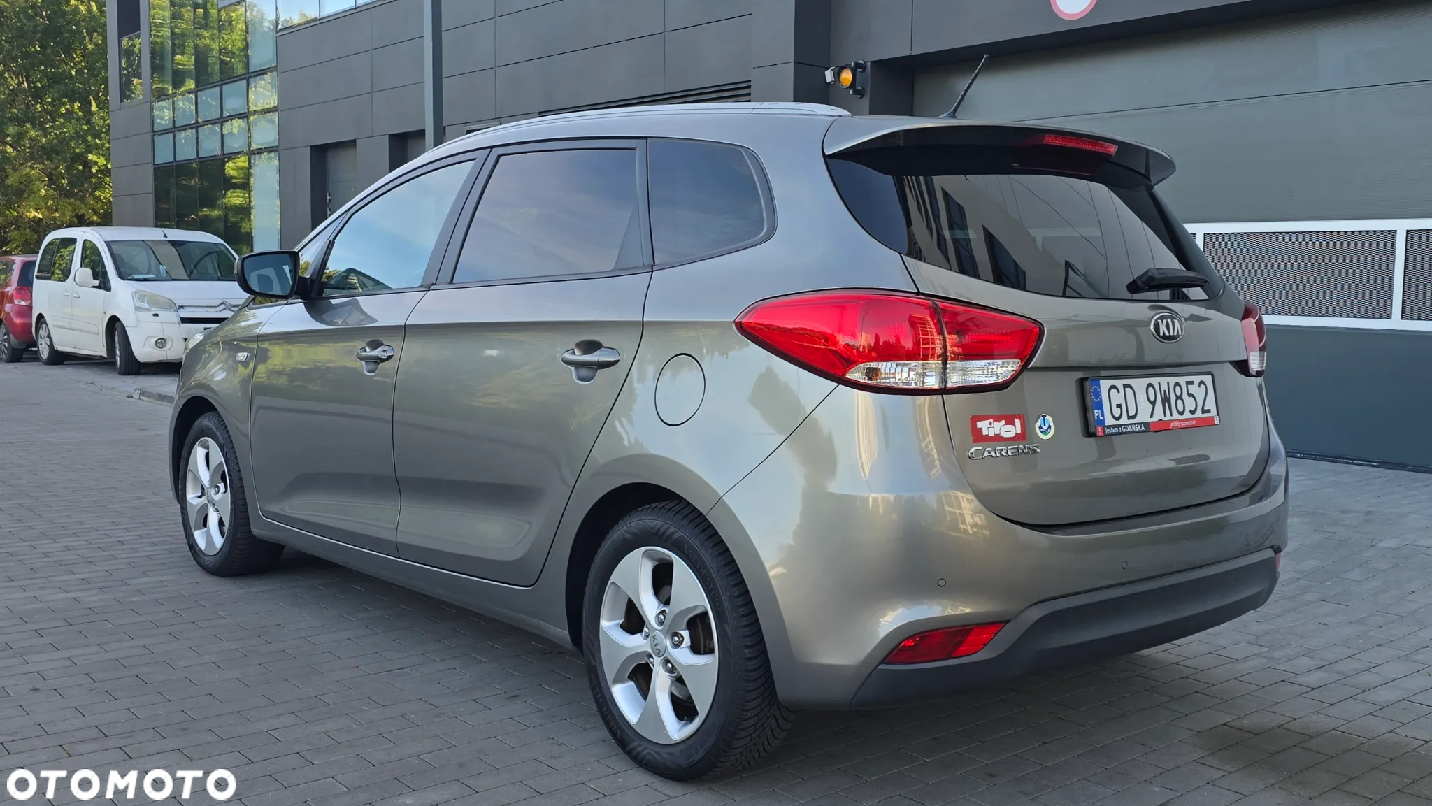 Kia Carens 1.6 GDI Edition 7 - 8