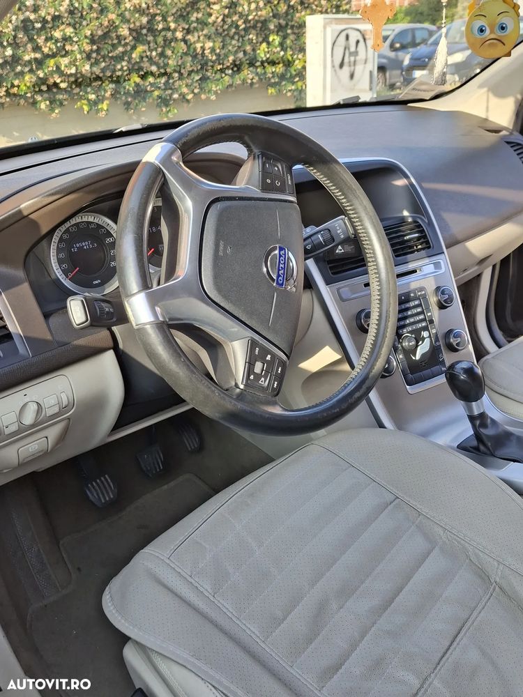 Volvo XC 60 D3 AWD Momentum - 4