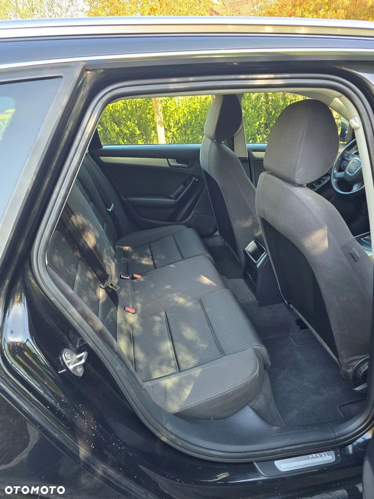 Audi A4 Avant 2.0 TDI DPF Ambiente - 12