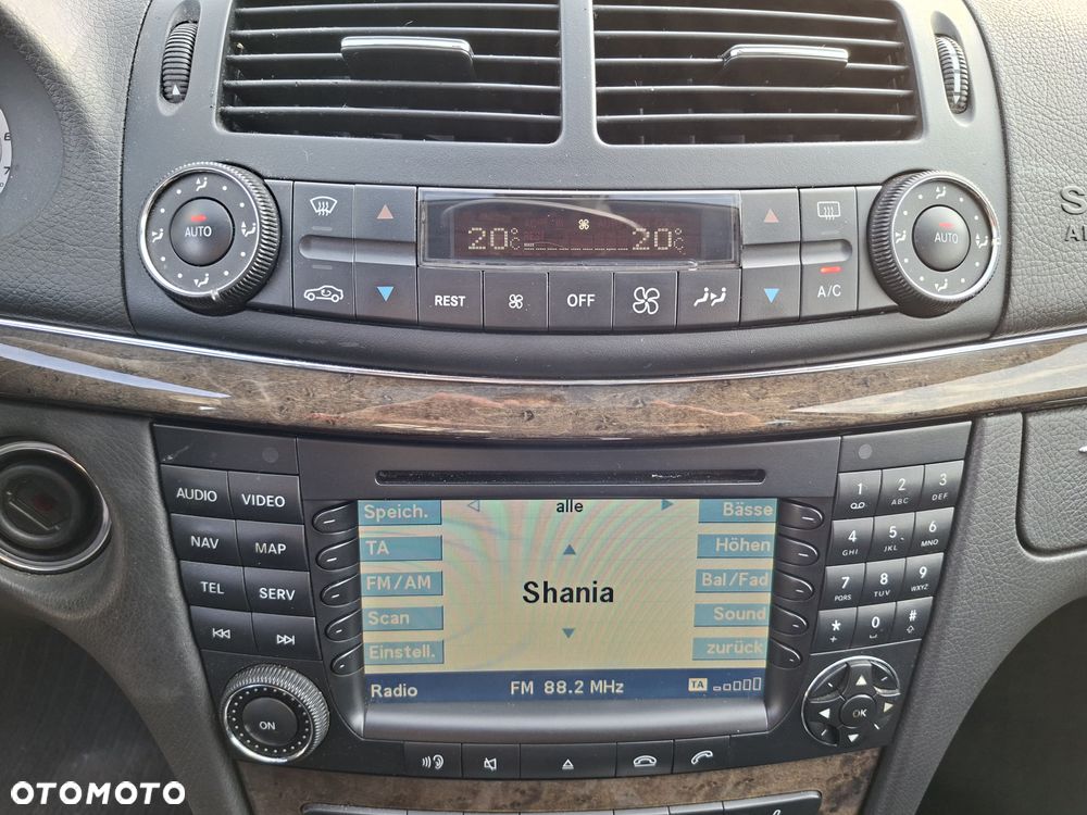 Mercedes-Benz Klasa E 55 AMG Automatik - 24