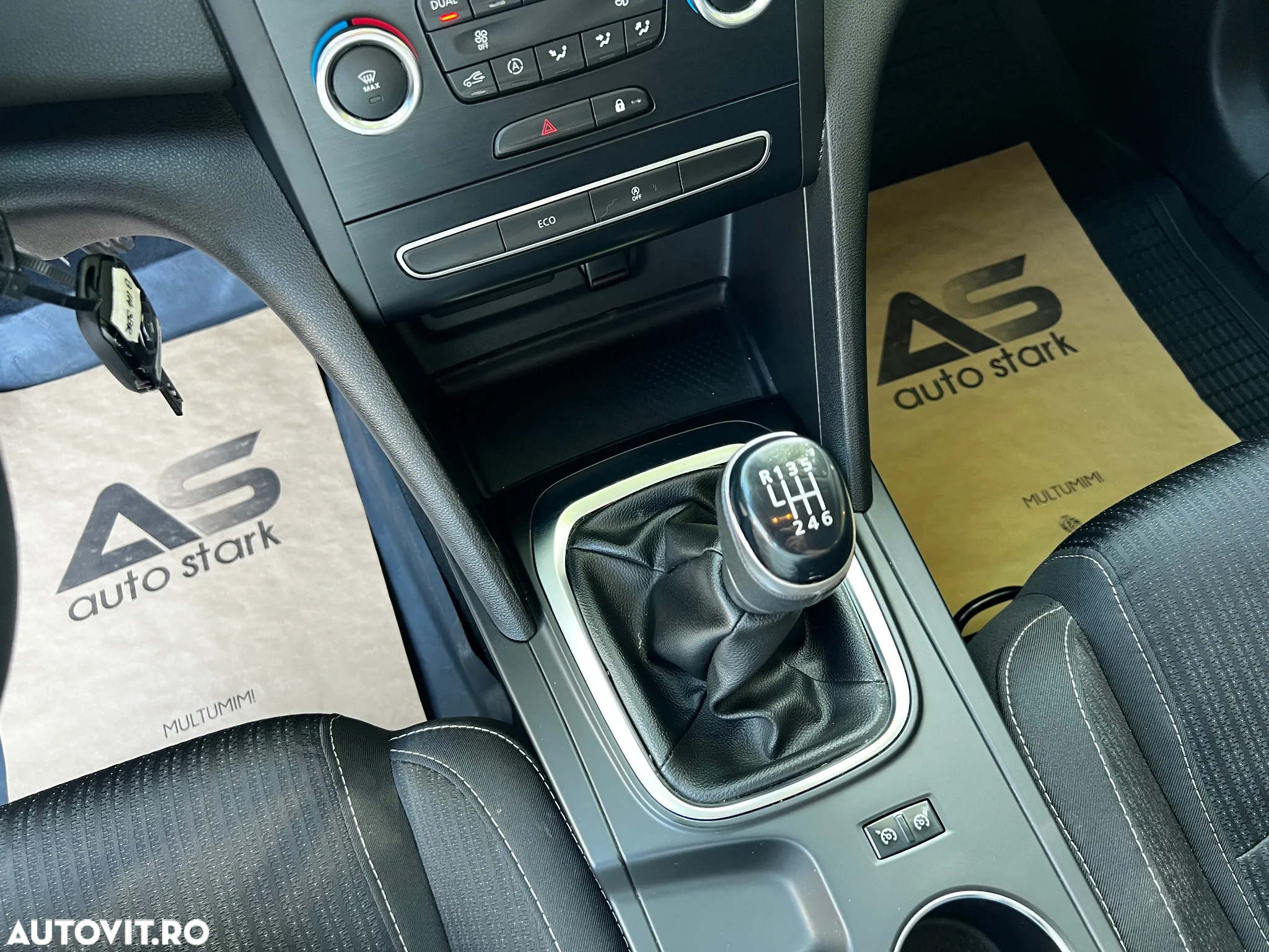 Renault Megane TCe Life - 26