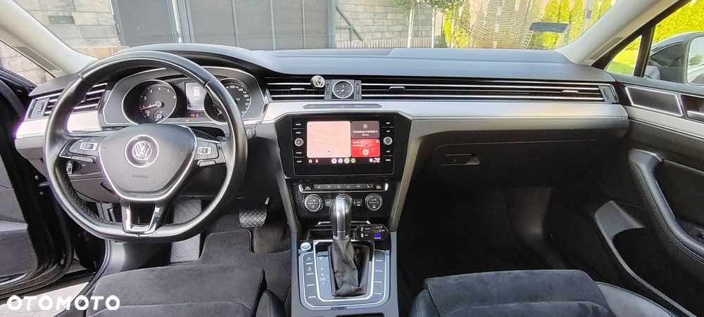 Volkswagen Passat - 25
