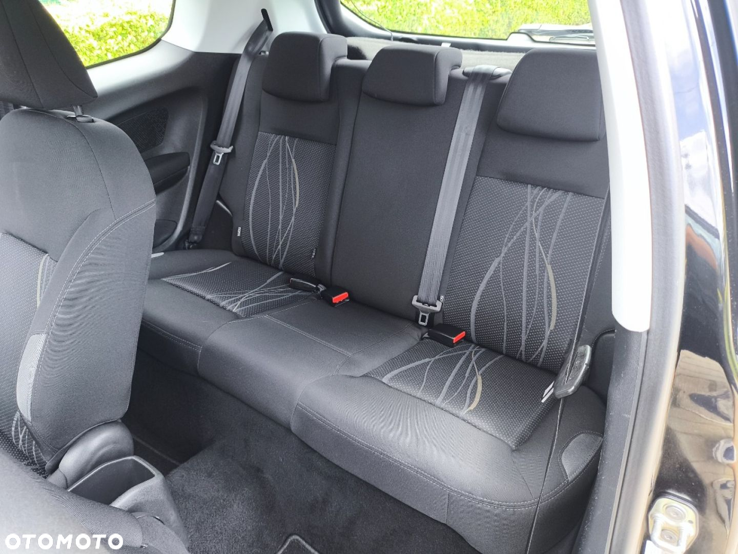 Peugeot 208 1.6 e-HDi Allure STT - 16