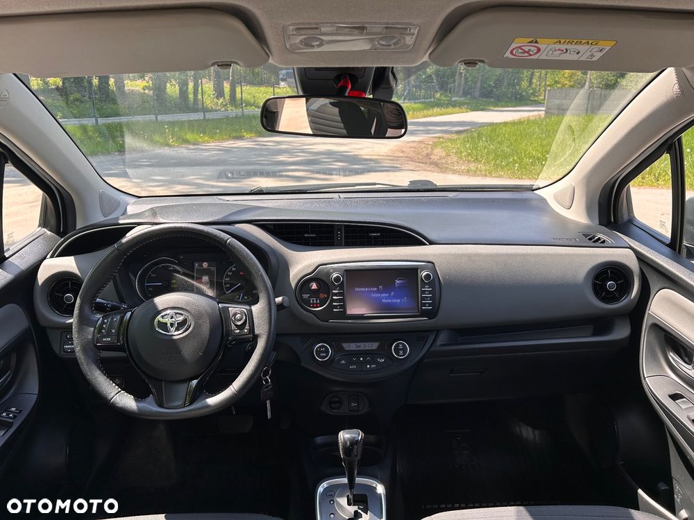 Toyota Yaris Hybrid 100 Premium - 7